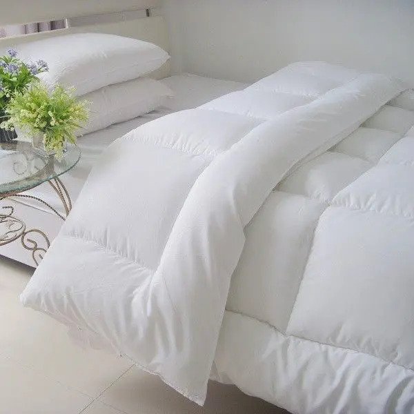 Lenjerii de pat albe Hoteliere Lenjerii de pat albe Hoteliere