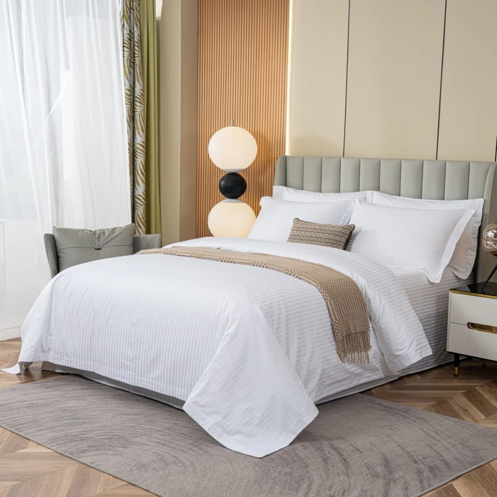 Lenjerii de pat albe Hoteliere Lenjerii de pat albe Hoteliere